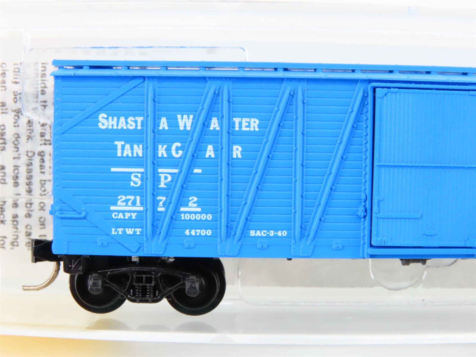 N Scale Micro-Trains MTL 28140 SP Shasta Water Tank Car 40' Box Car #27172