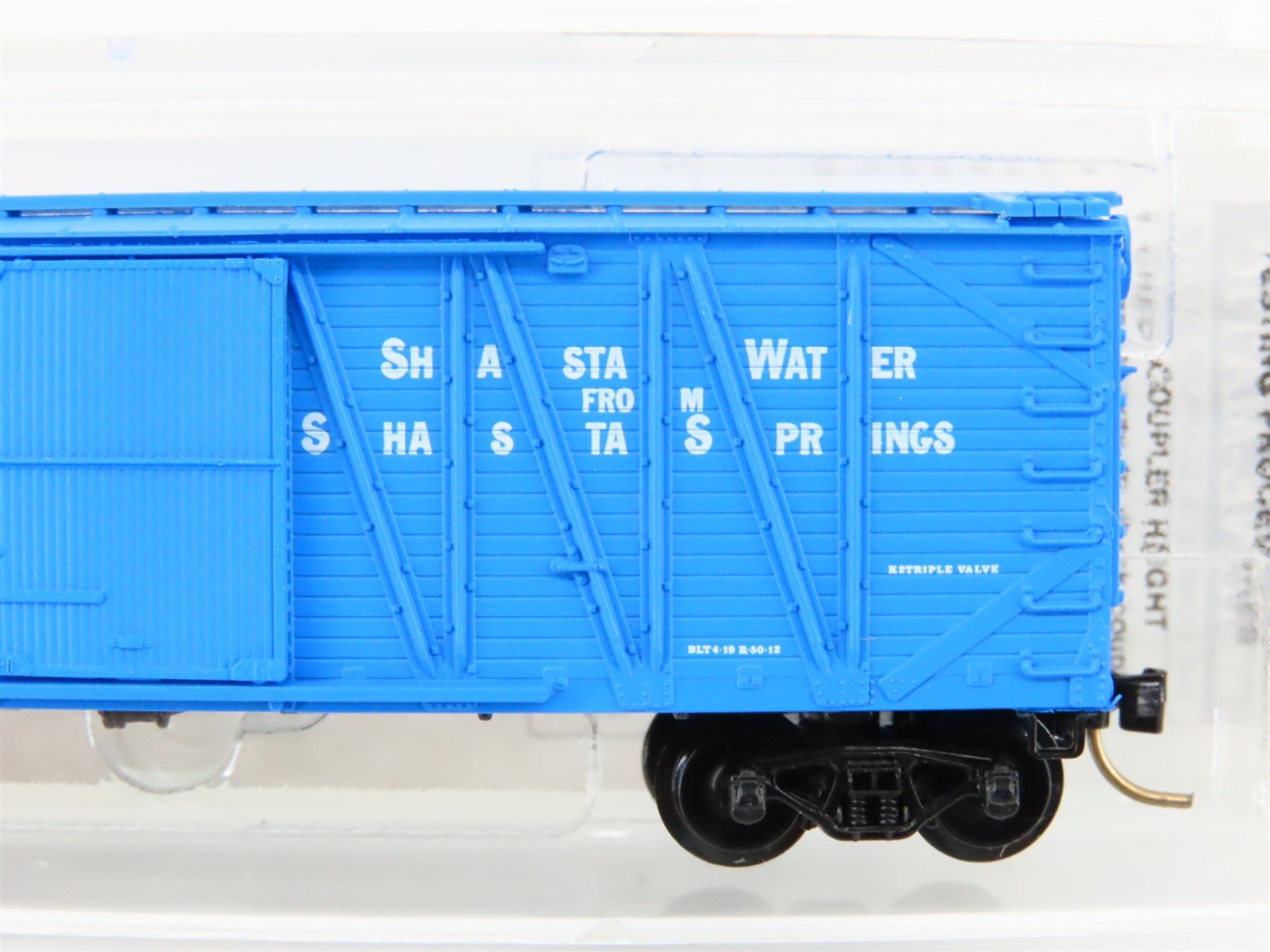 N Scale Micro-Trains MTL 28140 SP Shasta Water Tank Car 40' Box Car #27172