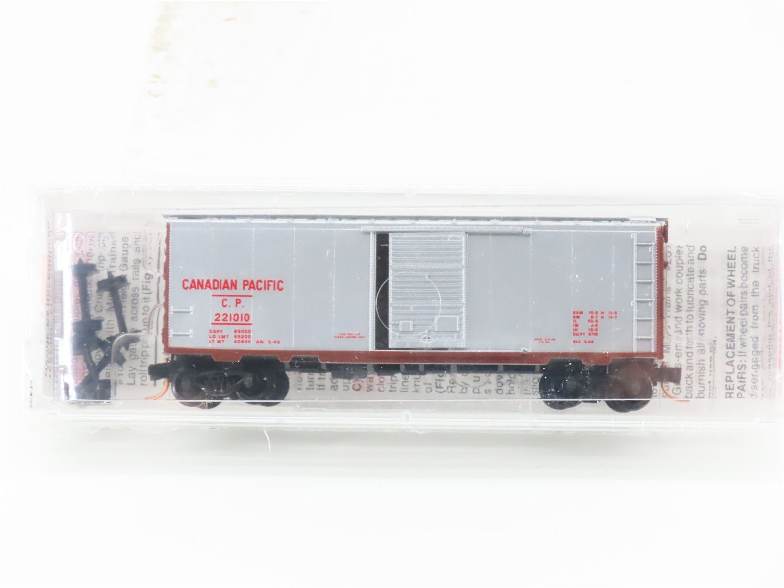 N Scale Micro-Trains MTL 20890 CP Canadian Pacific 40' "Aluminum" Boxcar #221010
