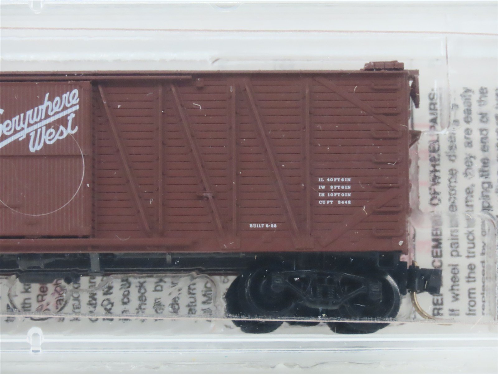 N Micro-Trains MTL 29060 CB&Q Burlington Route Everywhere West 40' Boxcar #11106