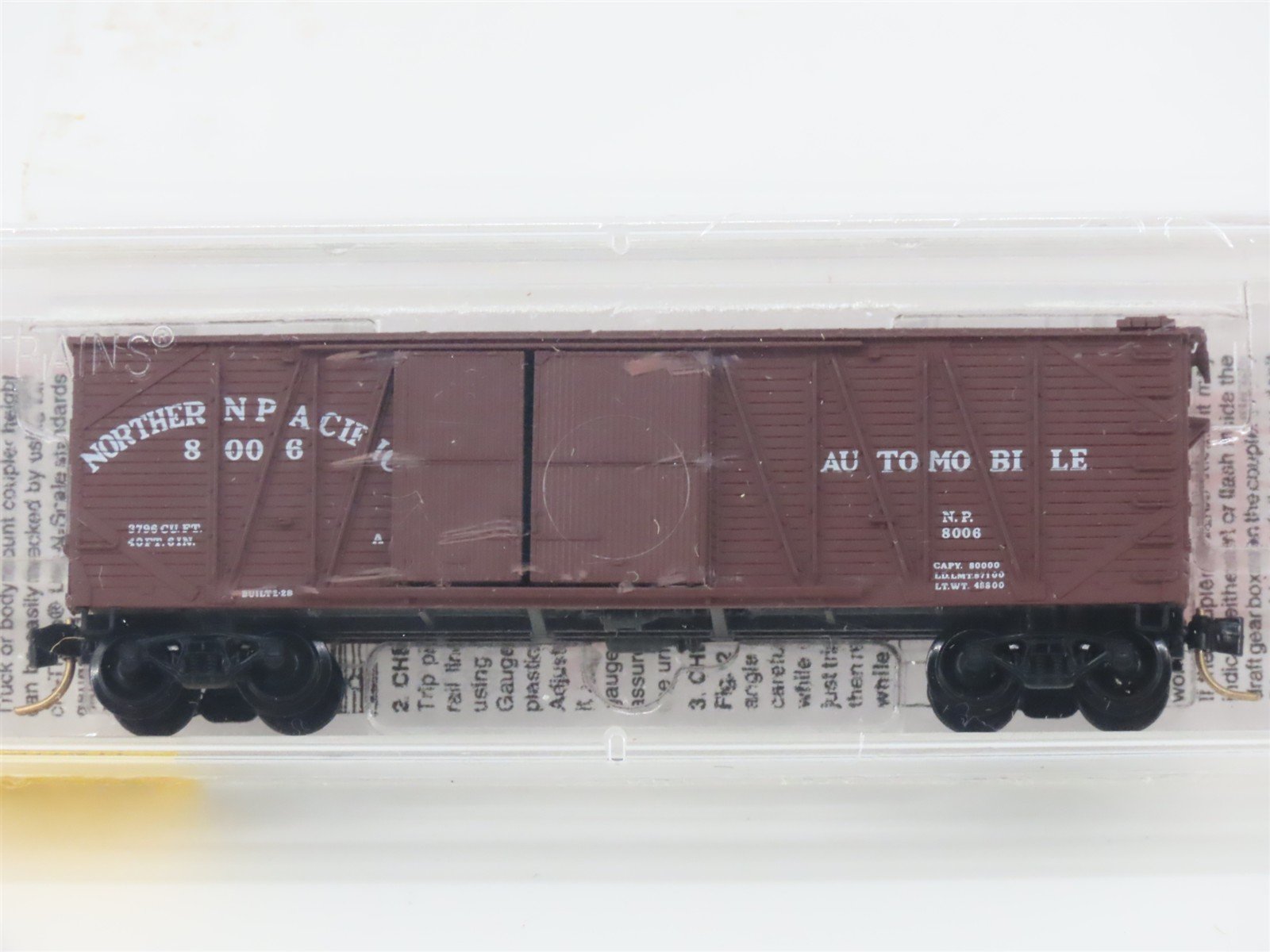 N Scale Micro-Trains MTL 29030 NP Northern Pacific 50' Automobile Box Car #8006