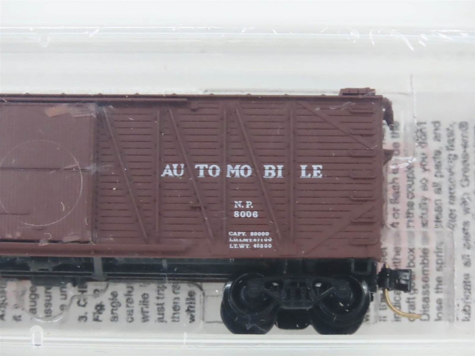 N Scale Micro-Trains MTL 29030 NP Northern Pacific 50' Automobile Box Car #8006