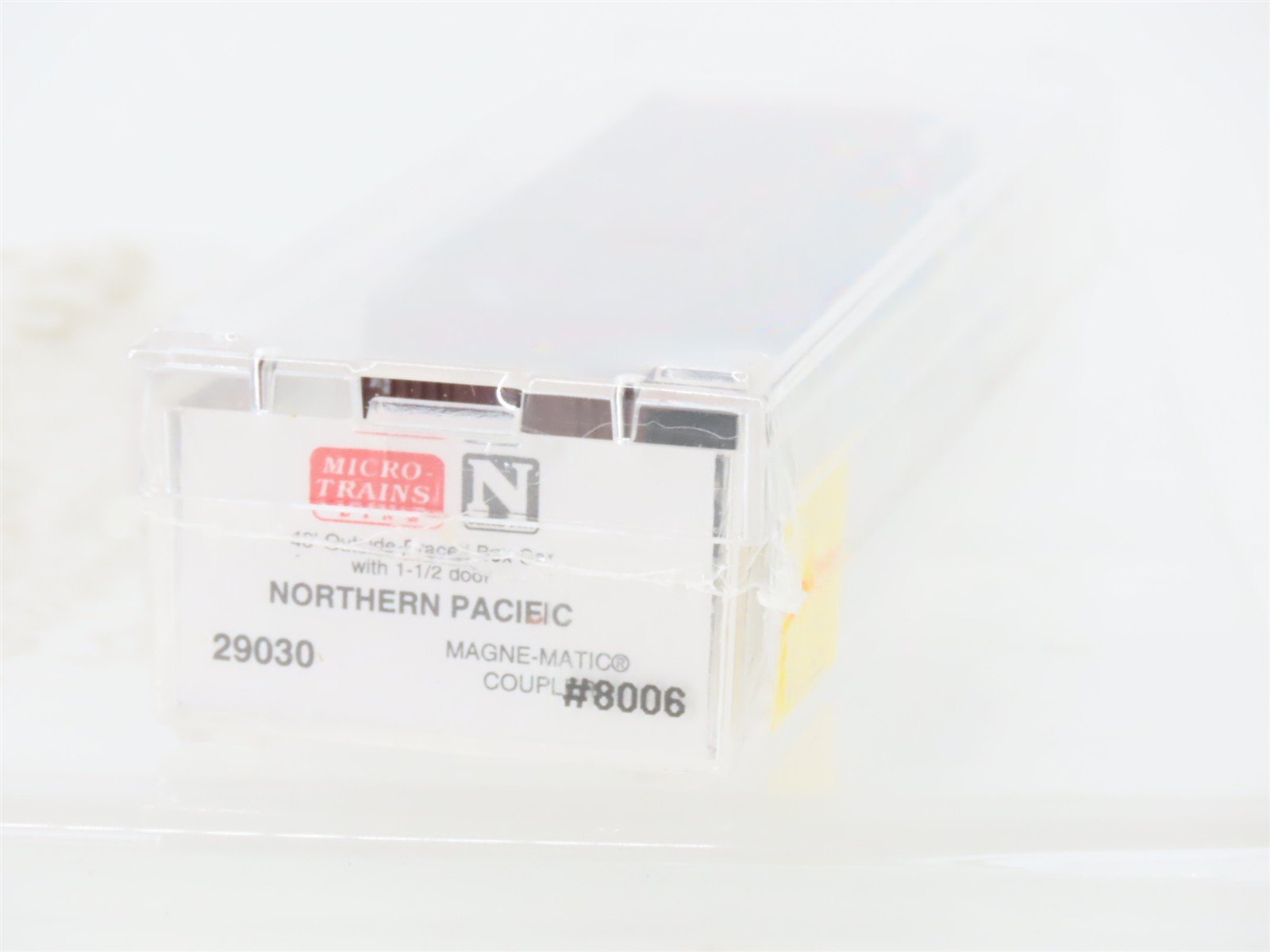 N Scale Micro-Trains MTL 29030 NP Northern Pacific 50' Automobile Box Car #8006