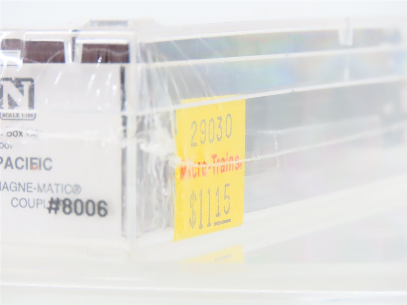 N Scale Micro-Trains MTL 29030 NP Northern Pacific 50' Automobile Box Car #8006