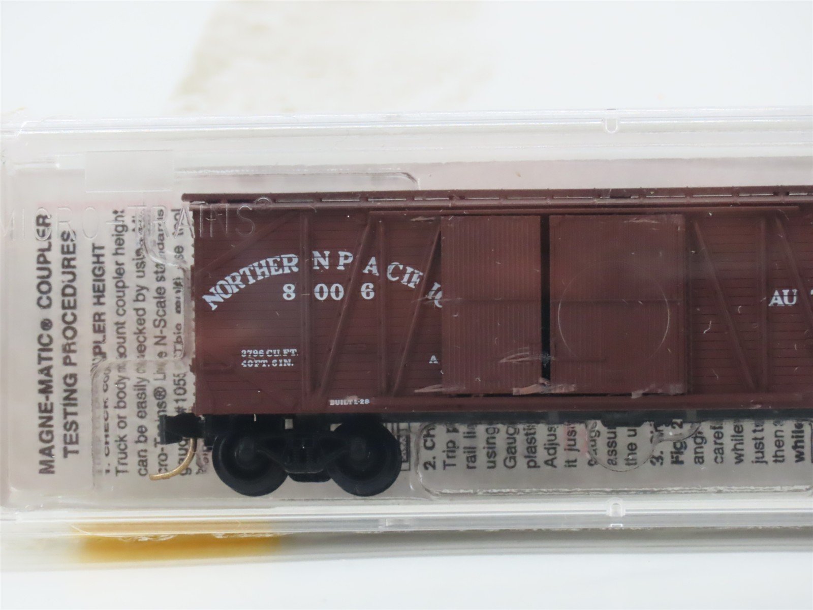 N Scale Micro-Trains MTL 29030 NP Northern Pacific 40' Automobile Box Car #8006