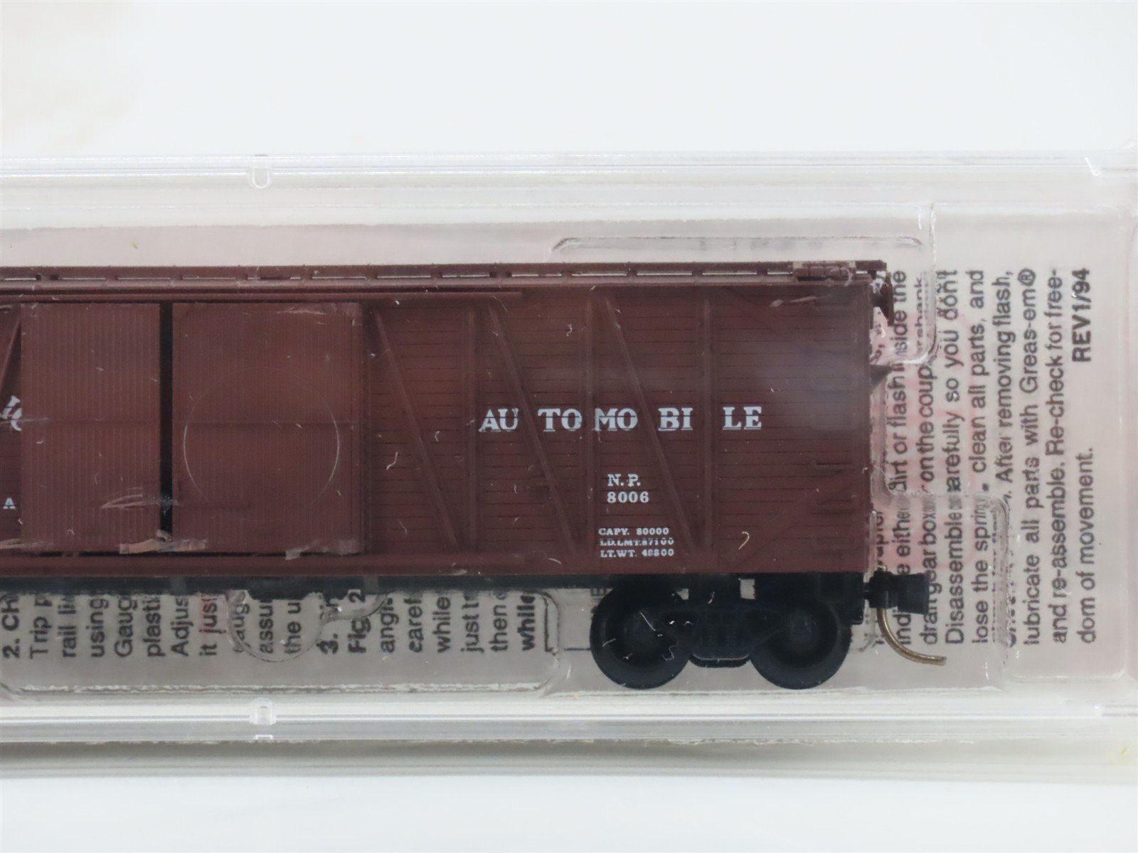 N Scale Micro-Trains MTL 29030 NP Northern Pacific 40' Automobile Box Car #8006