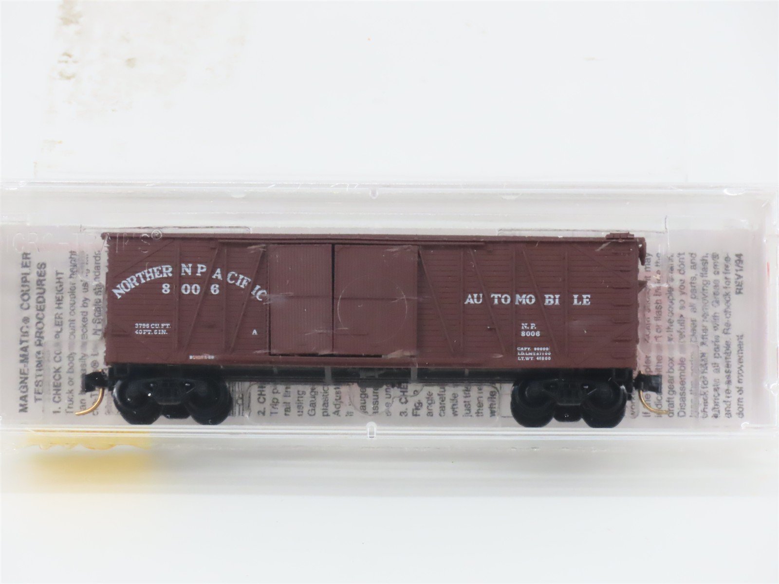 N Scale Micro-Trains MTL 29030 NP Northern Pacific 40' Automobile Box Car #8006