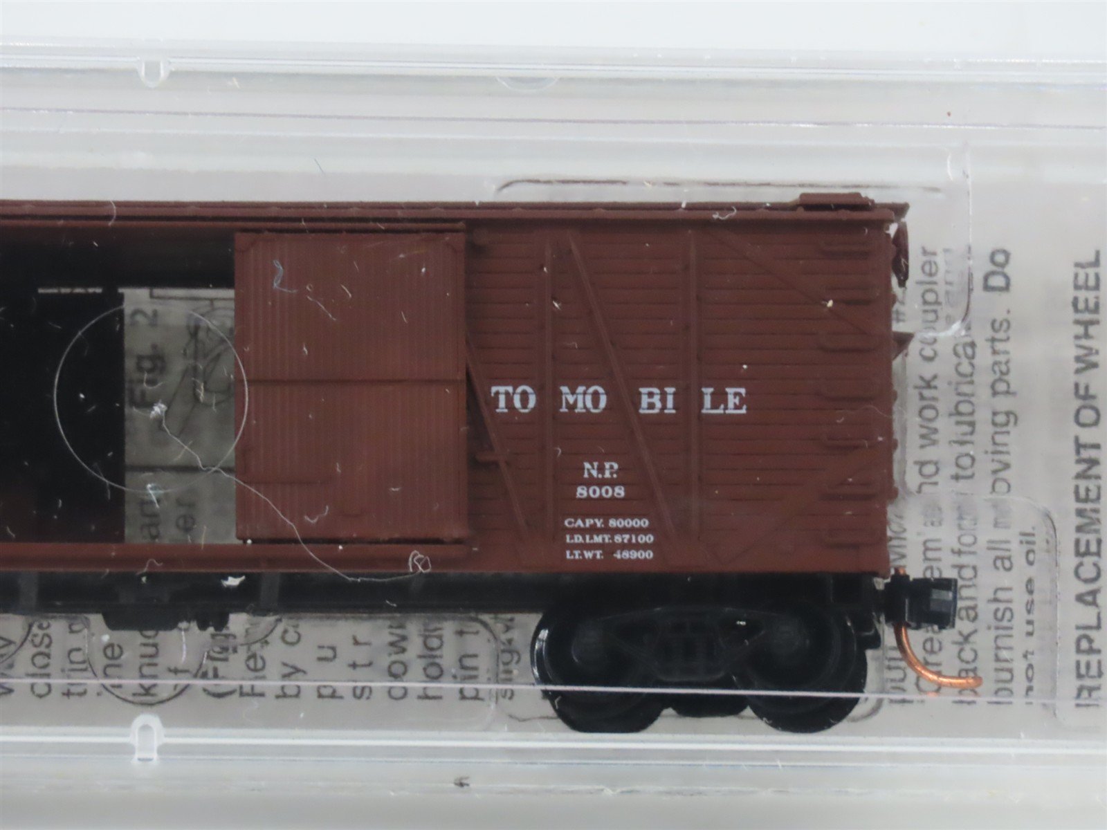 N Scale Micro-Trains MTL 29030 NP Northern Pacific 40' Automobile Box Car #8008