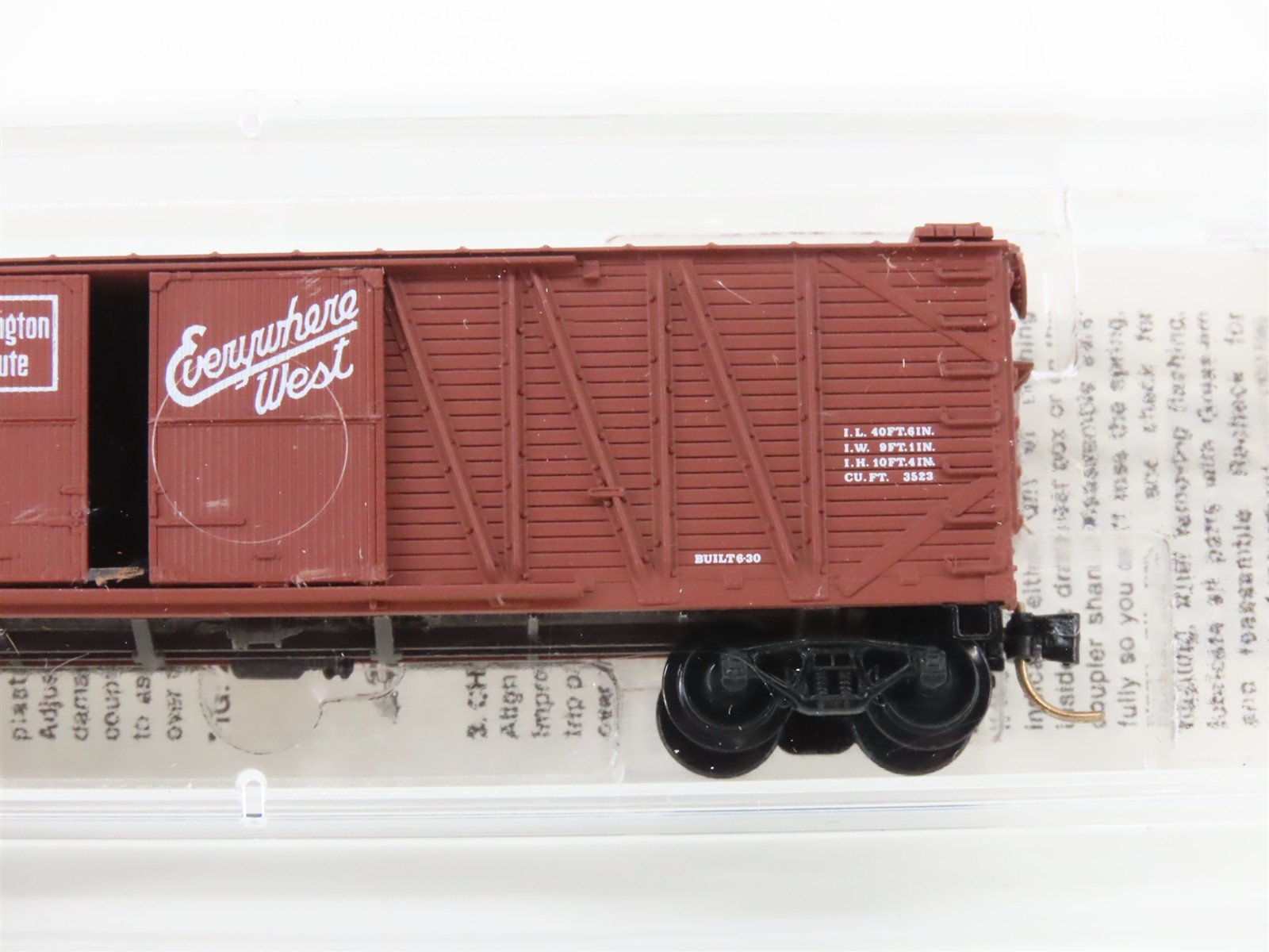 N Micro-Trains MTL 29060 CB&Q Burlington Route Everywhere West 40' Boxcar #10911