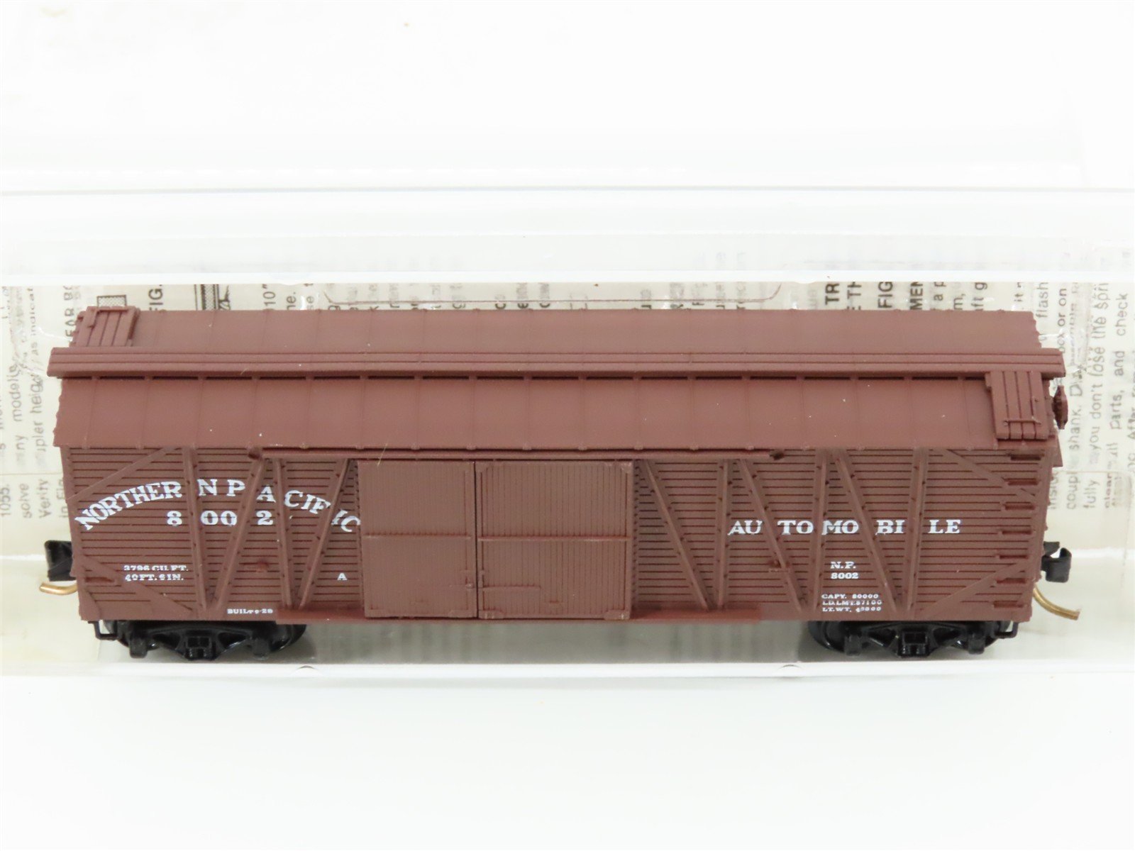 N Scale Micro-Trains MTL 29030 NP Northern Pacific 40' Automobile Box Car #8002
