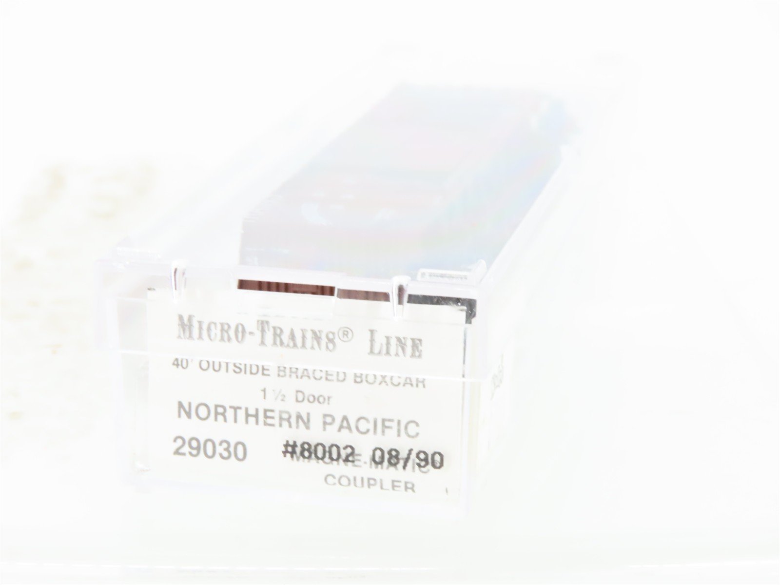 N Scale Micro-Trains MTL 29030 NP Northern Pacific 40' Automobile Box Car #8002