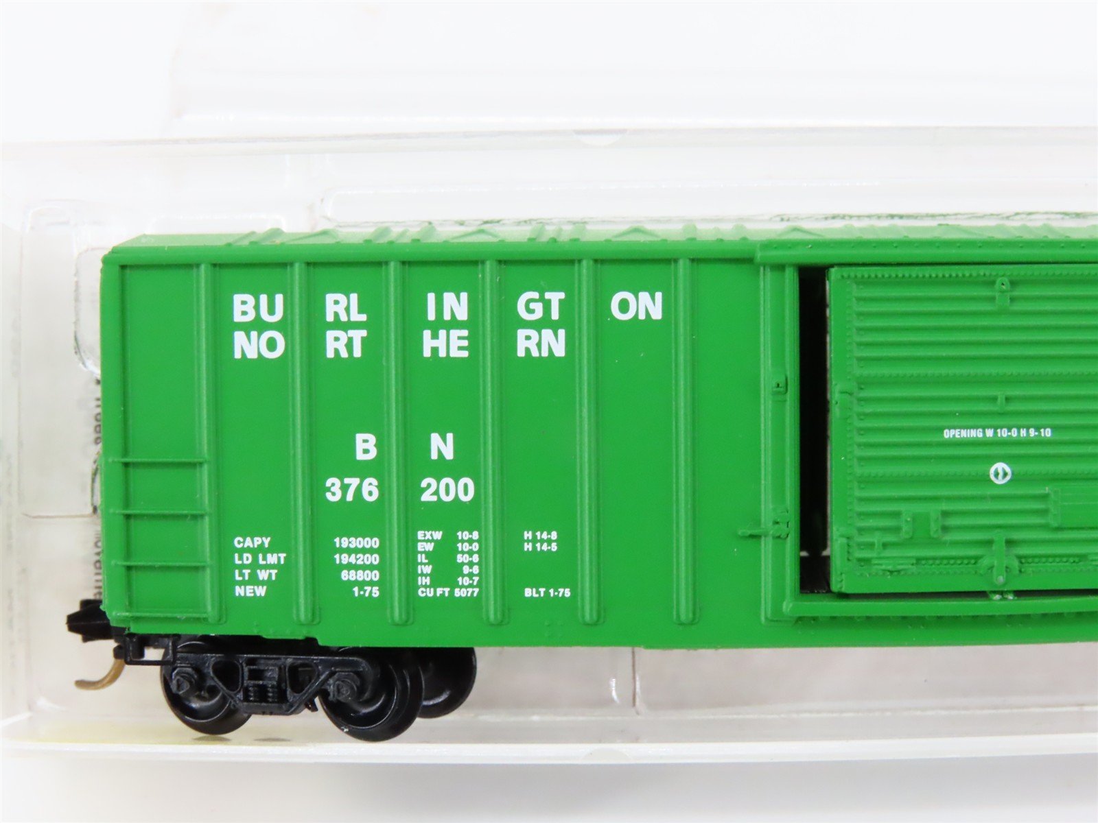 N Scale Kadee Micro-Trains MTL 25490 BN Burlington Northern 50' Box Car #376200