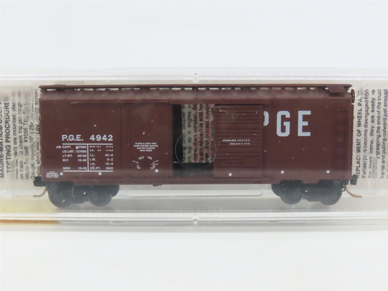 N Scale Micro-Trains MTL 22070 PGE Pacific Great Eastern 40' Box Car #4942