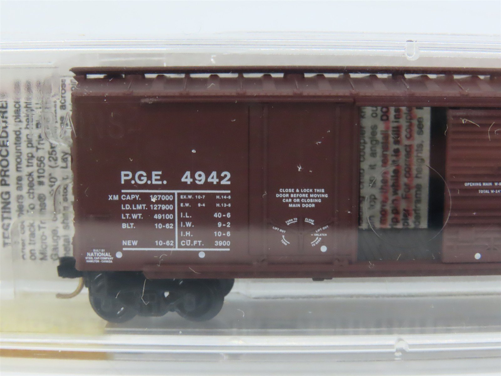 N Scale Micro-Trains MTL 22070 PGE Pacific Great Eastern 40' Box Car #4942