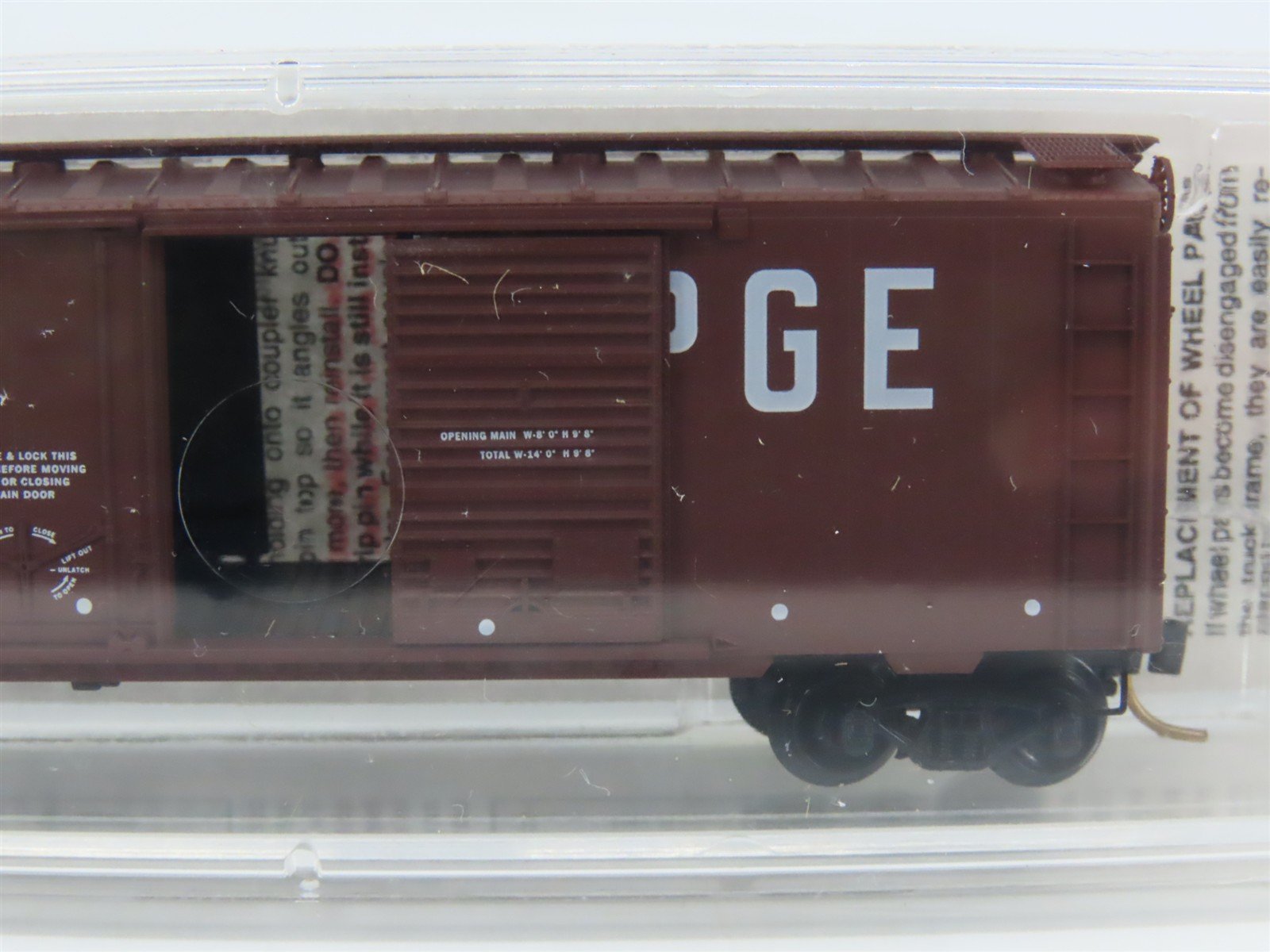 N Scale Micro-Trains MTL 22070 PGE Pacific Great Eastern 40' Box Car #4942