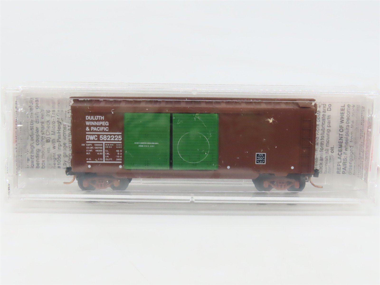 N Scale Micro-Trains MTL 23260 DWC Duluth Winnipeg & Pacific 40' Box Car #582225