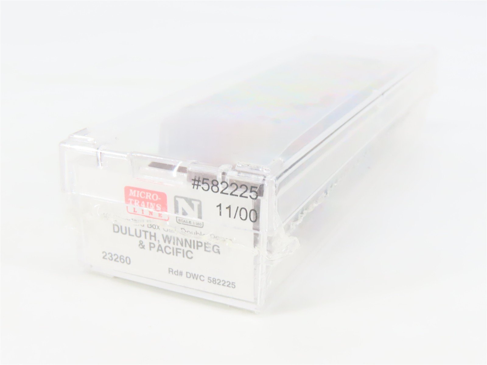 N Scale Micro-Trains MTL 23260 DWC Duluth Winnipeg & Pacific 40' Box Car #582225