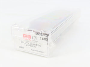 N Scale Micro-Trains MTL 23260 DWC Duluth Winnipeg & Pacific 40' Box Car #582225