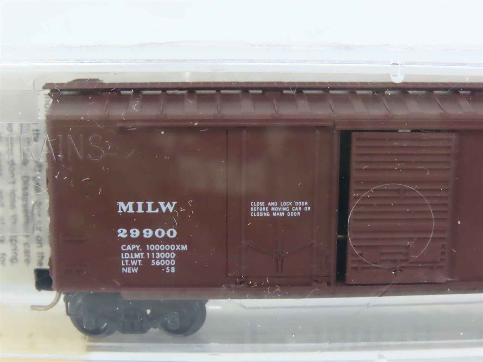 N Scale Micro-Trains MTL 22180 MILW Milwaukee Road 40' Box Car #29900