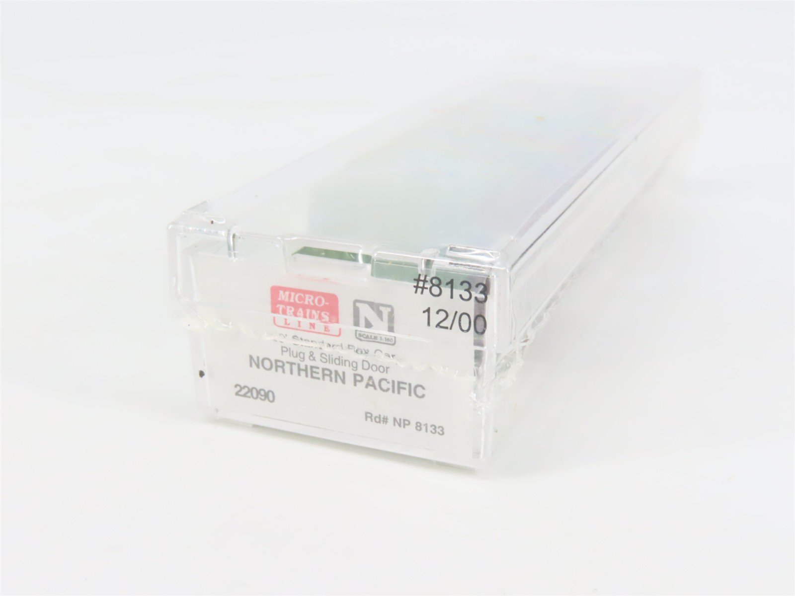 N Scale Micro-Trains MTL 22090 NP Northern Pacific 40' Box Car #8133