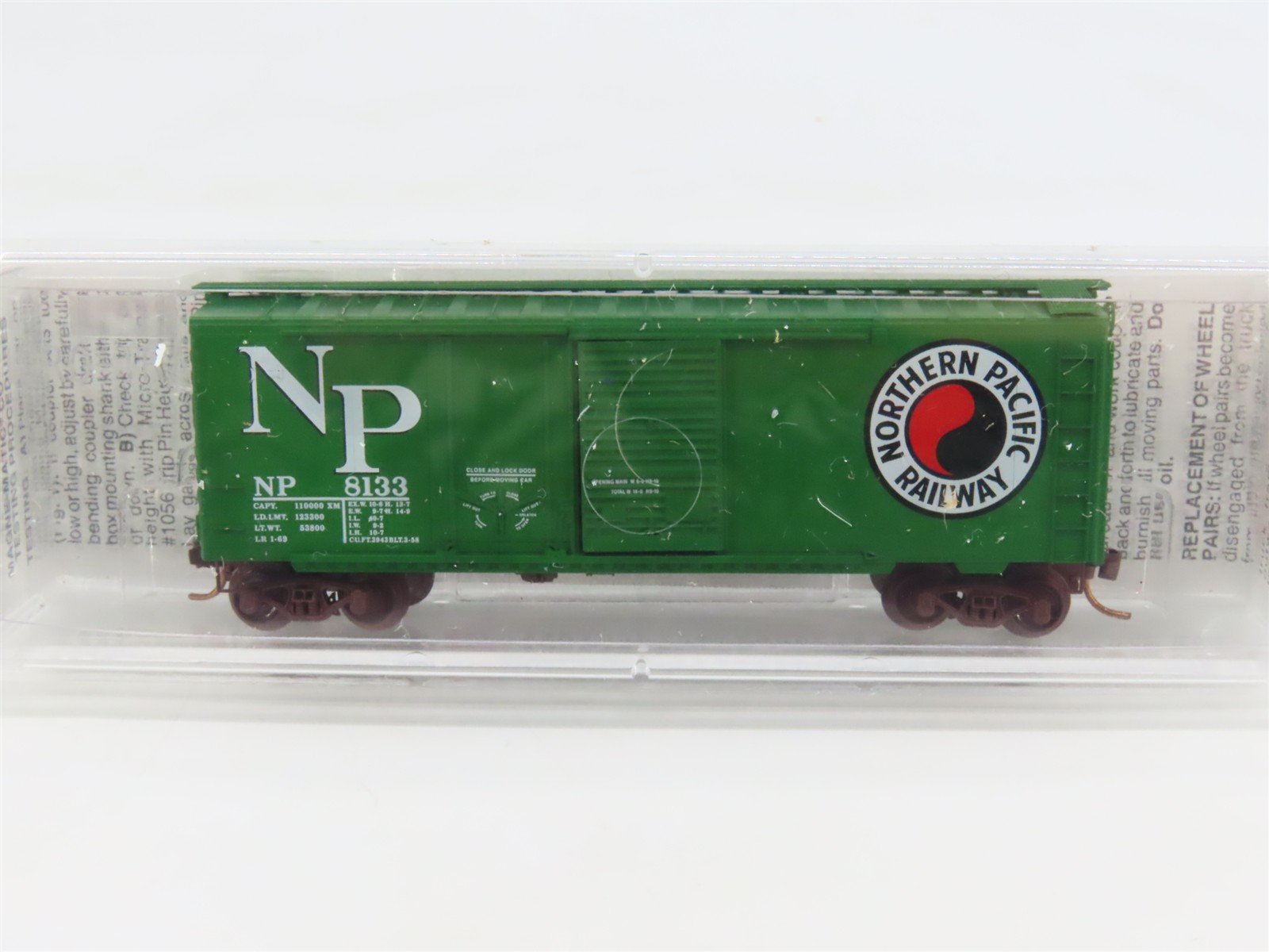N Scale Micro-Trains MTL 22090 NP Northern Pacific 40' Box Car #8133