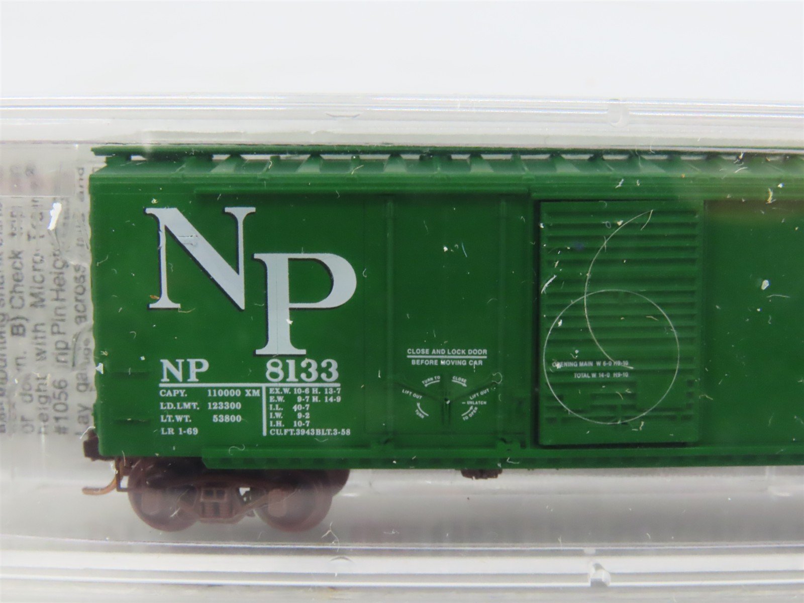 N Scale Micro-Trains MTL 22090 NP Northern Pacific 40' Box Car #8133