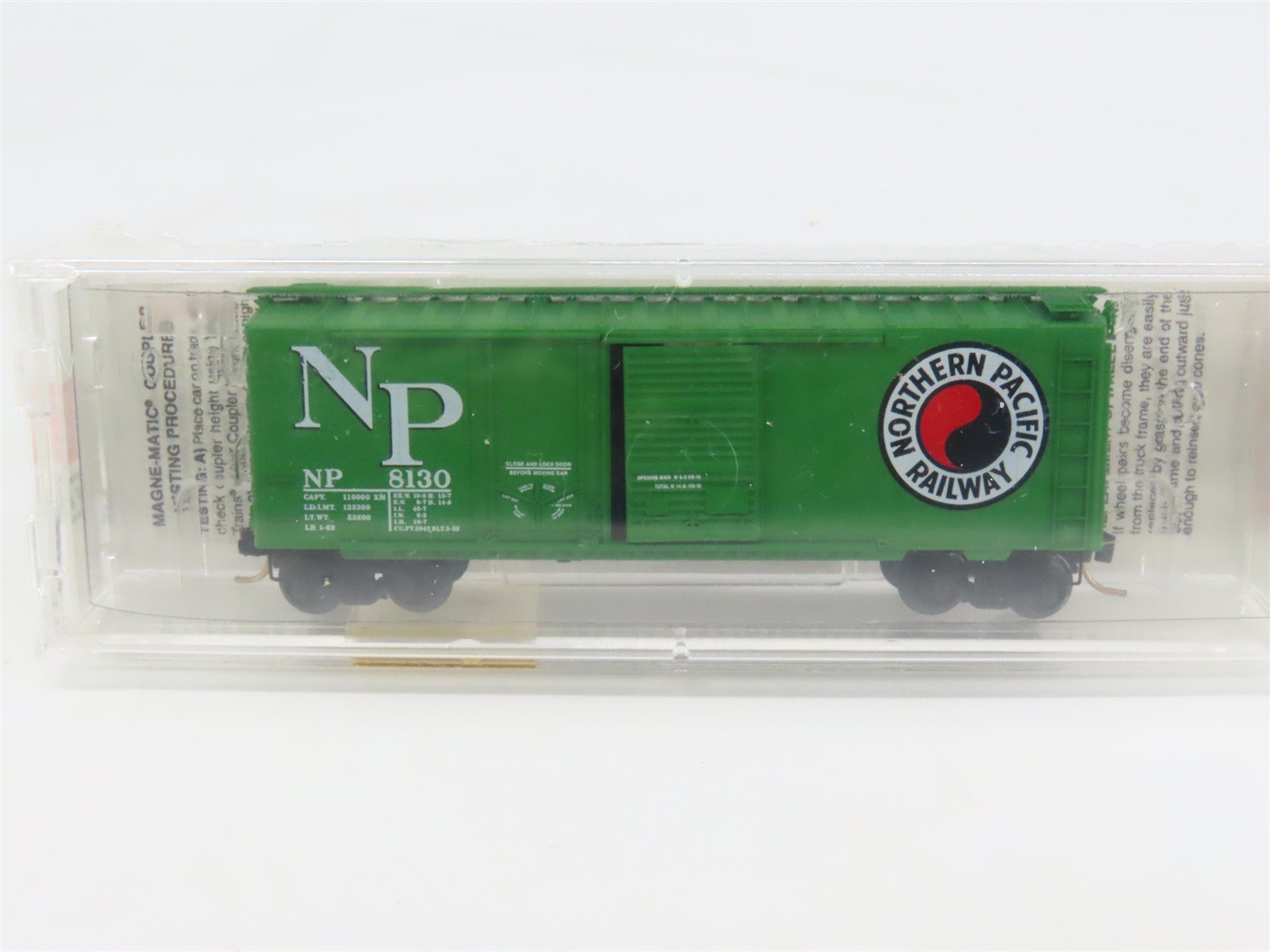 N Scale Micro-Trains MTL 22090 NP Northern Pacific 40' Box Car #8130
