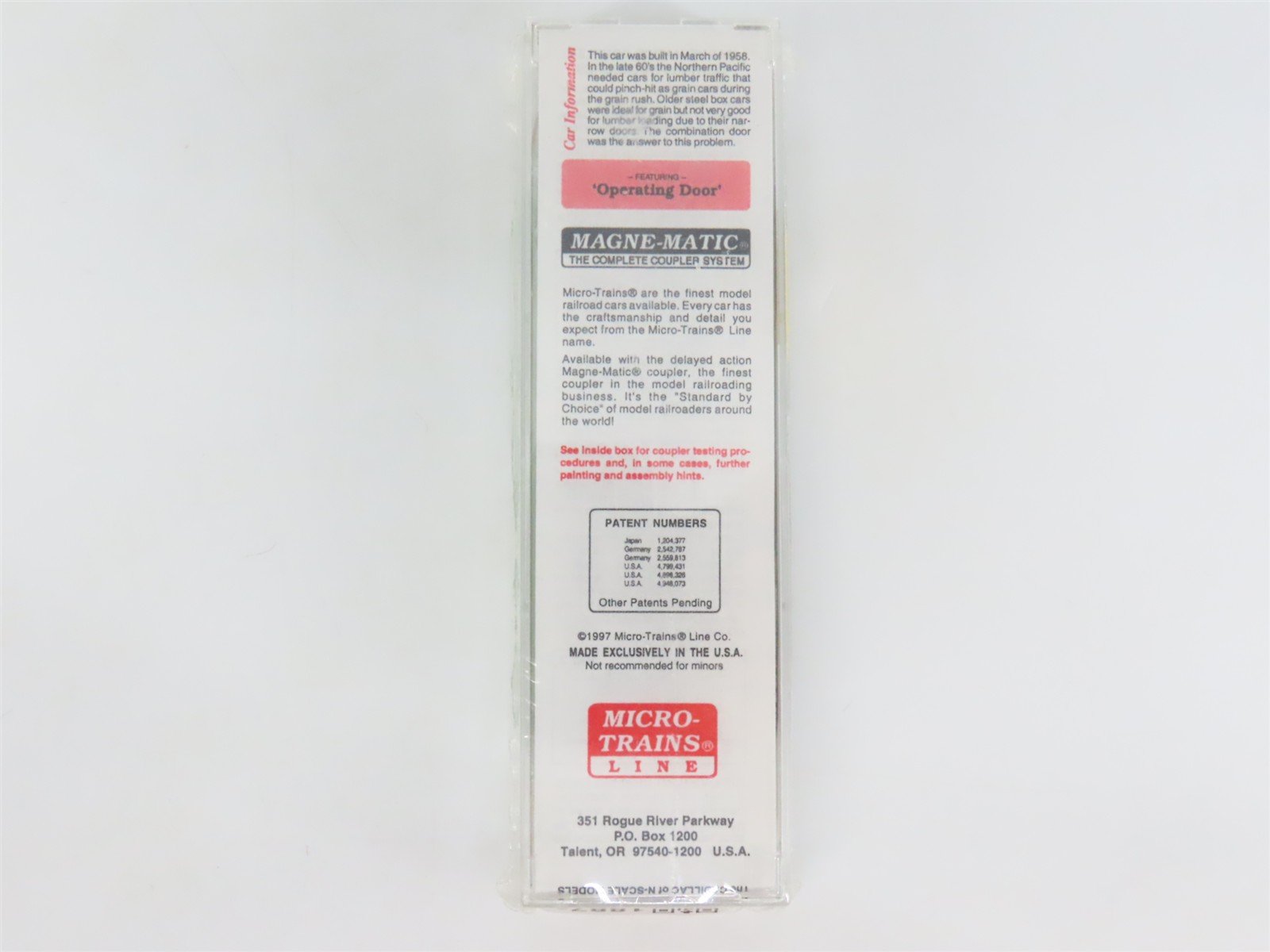N Scale Micro-Trains MTL 22090 NP Northern Pacific 40' Box Car #8130