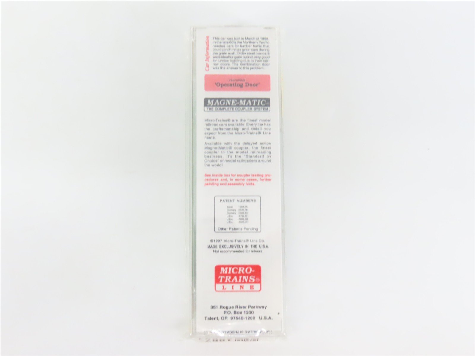 N Scale Micro-Trains MTL 22090 NP Northern Pacific 40' Box Car #8130