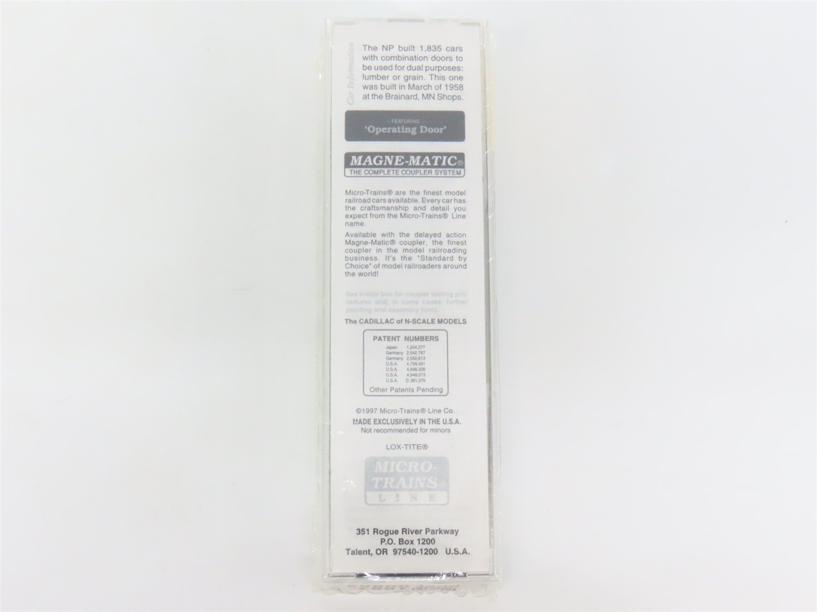 N Scale Micro-Trains MTL 22090 NP Northern Pacific 40' Box Car #8135