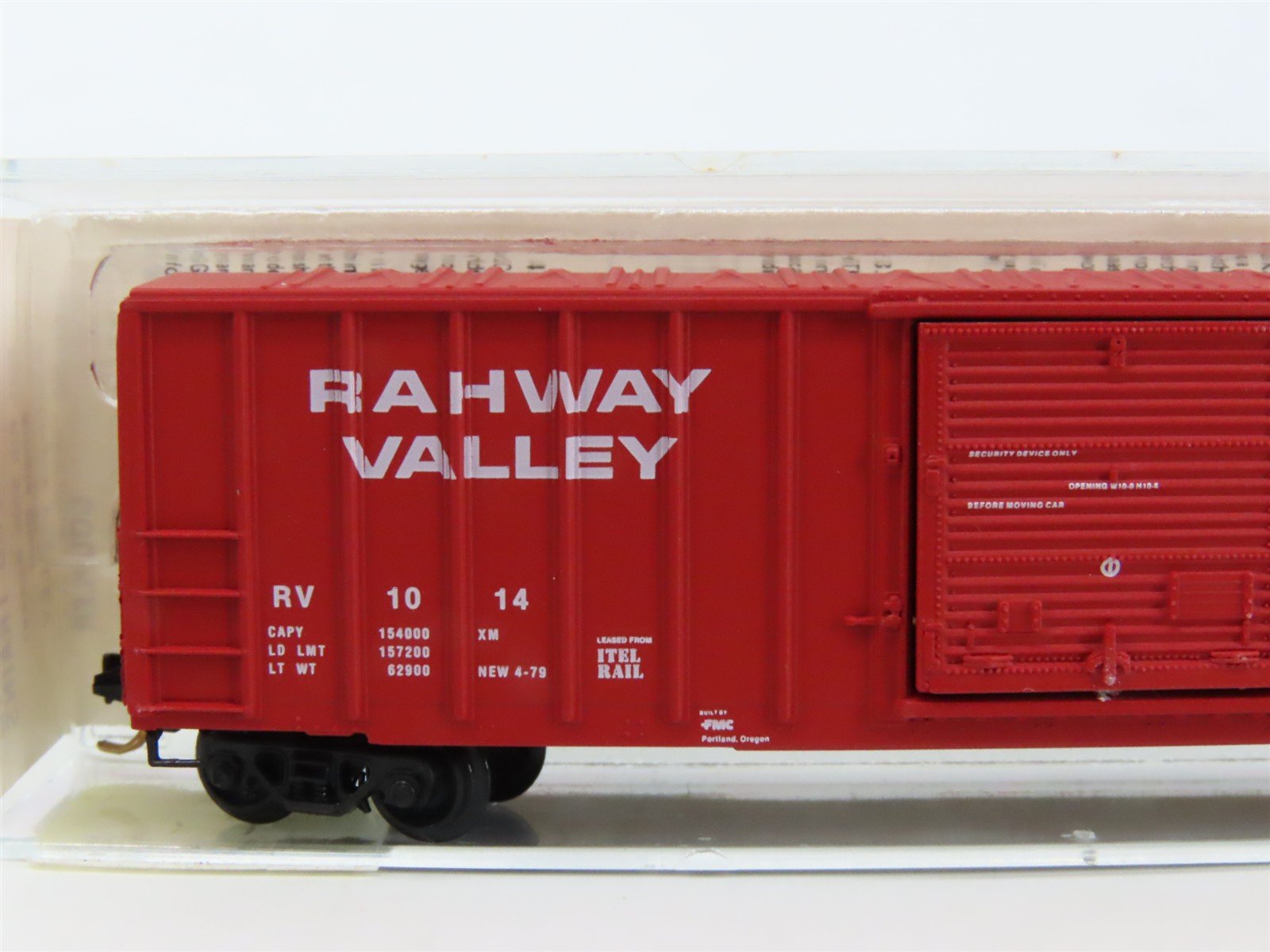 N Scale Kadee Micro-Trains MTL 25090 RV Rahway Valley 50' Rib Side Box Car #1014