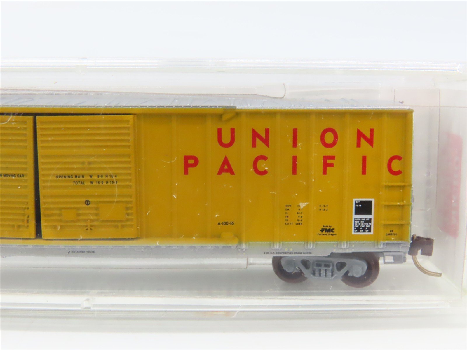 N Scale Micro-Trains MTL 30180 UP Union Pacific 50' Rib Side Box Car #300305