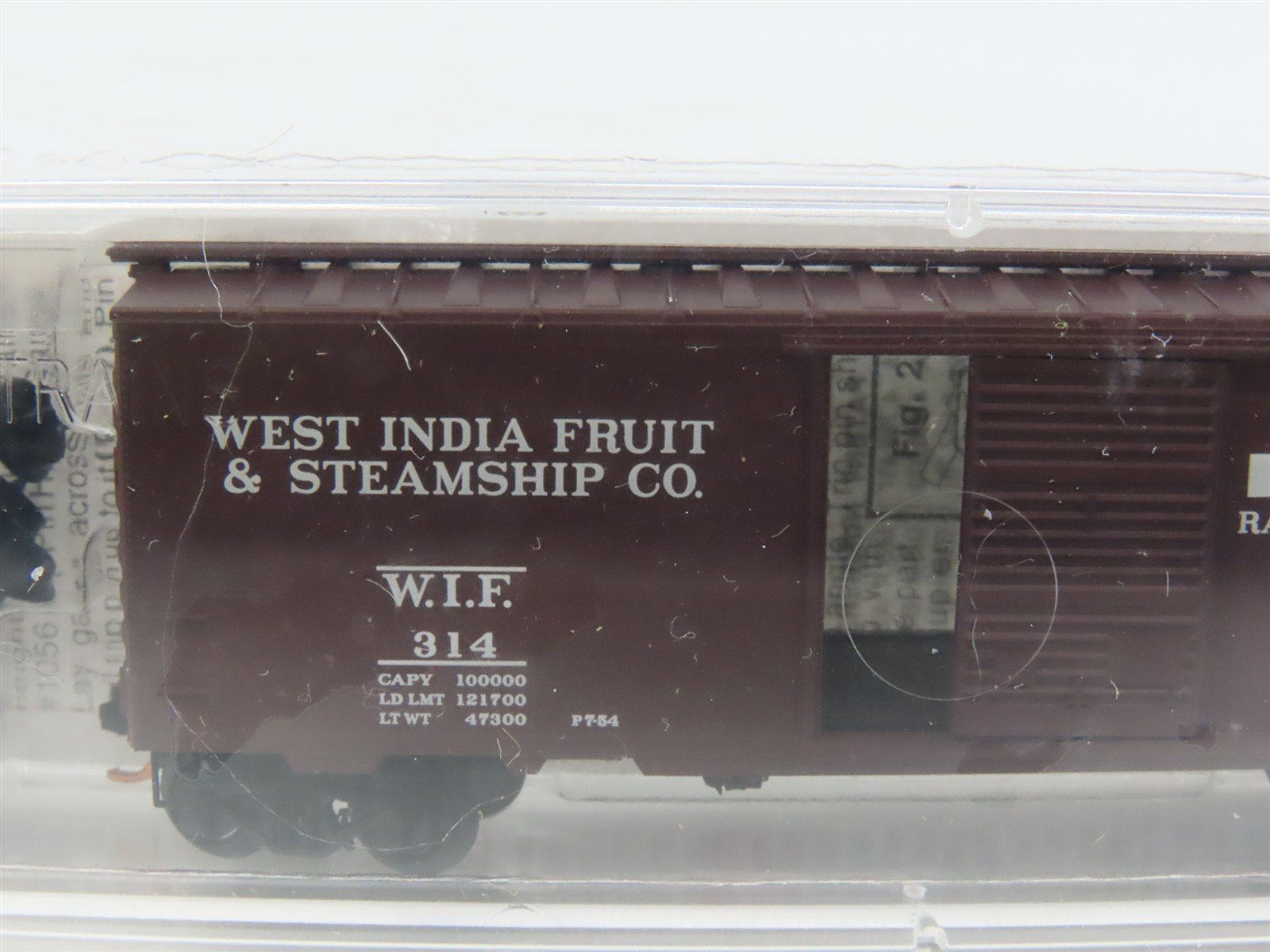 N Scale Micro-Trains MTL 20370 WIF West India Fruit & Steamship 40' Box Car #314