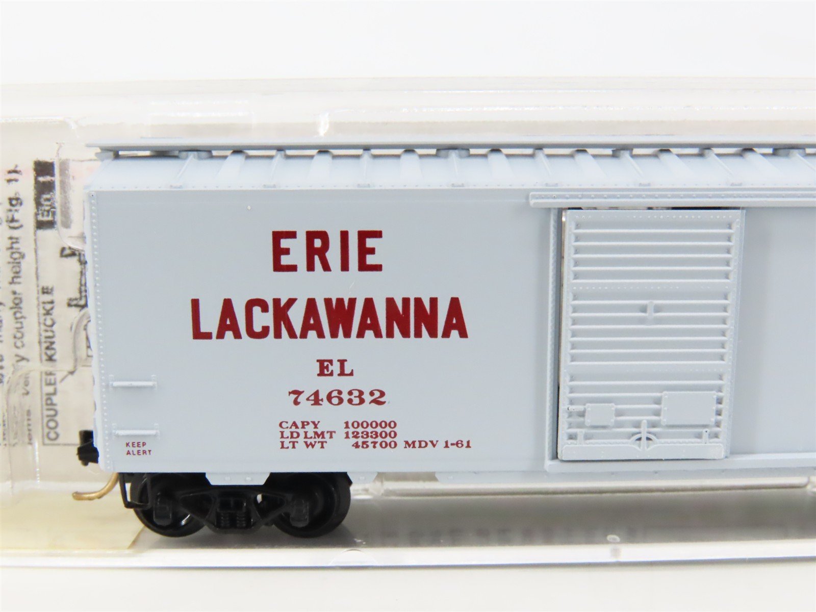 N Scale Micro-Trains MTL 20360 EL Erie Lackawanna 40' Single Door Box Car #74632