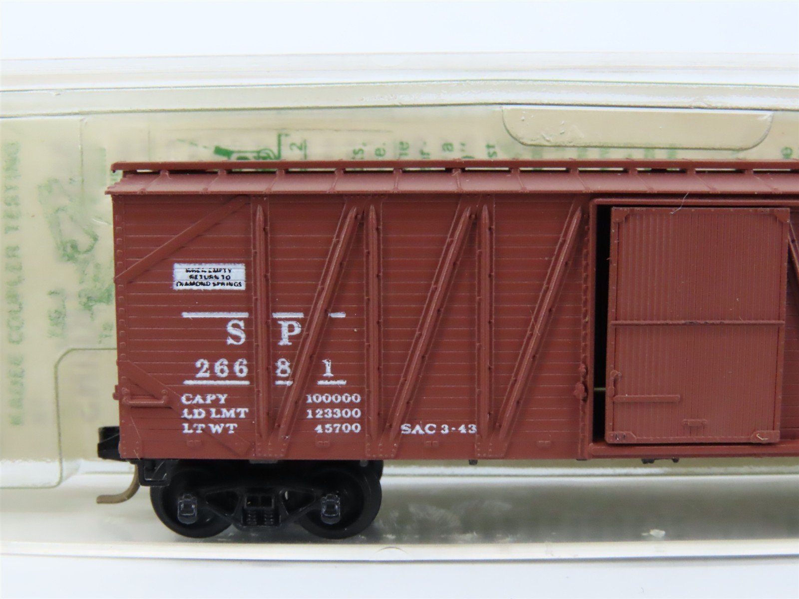 N Kadee Micro-Trains MTL 28095 SP Southern Pacific 40' Boxcar 26681 - Blue Label