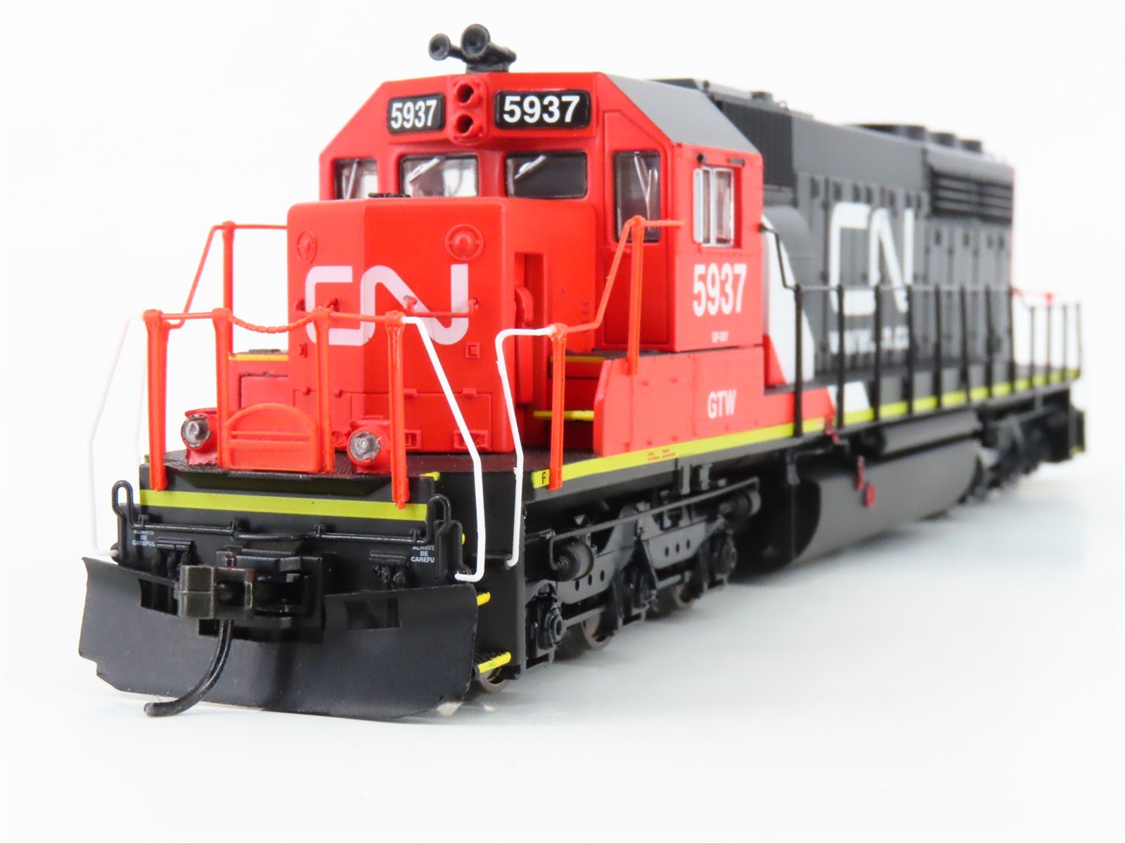 HO Scale Broadway Limited BLI 5367 CN / GTW EMD SD40-2 Diesel #5937 - Paragon3