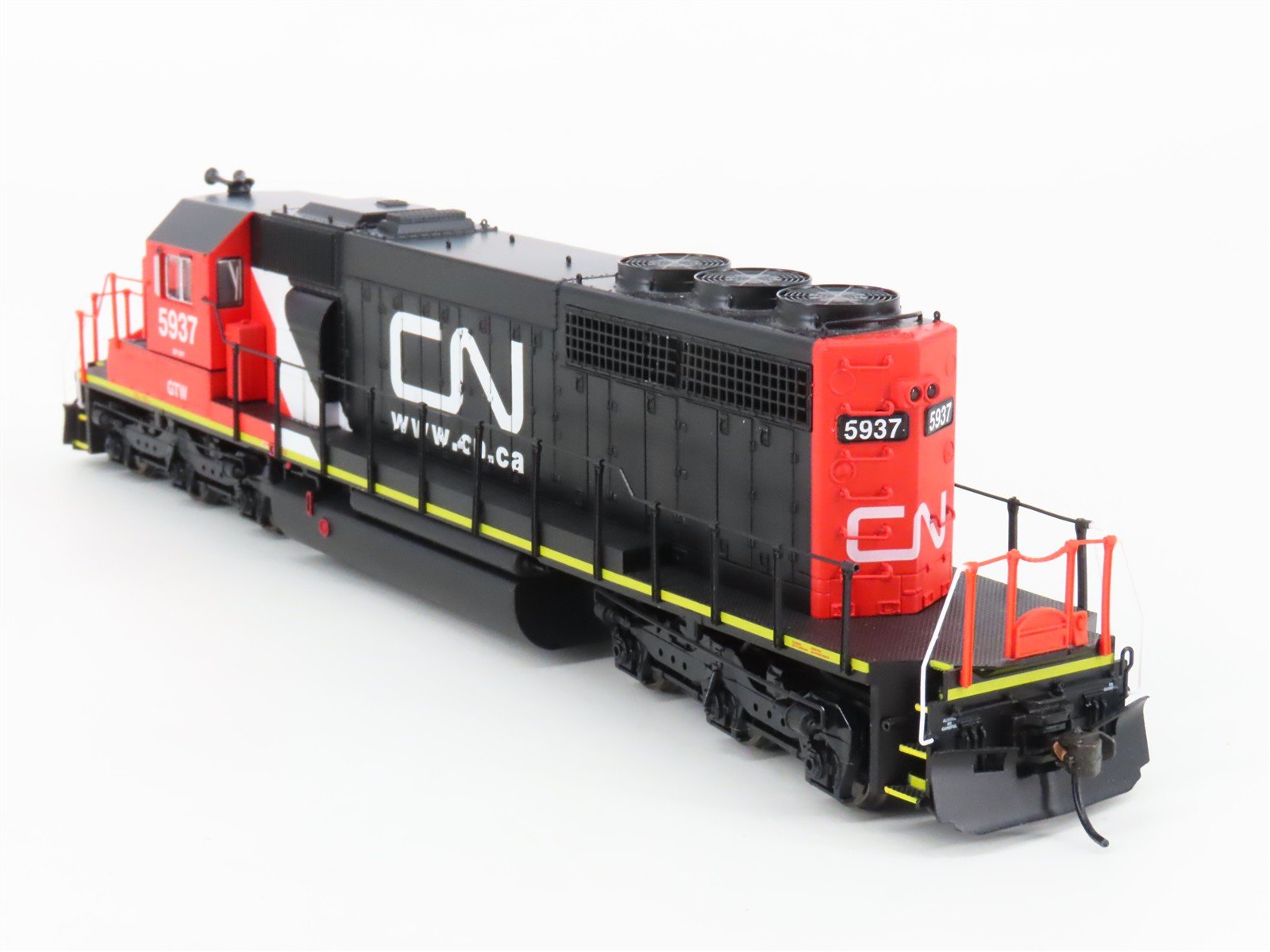 HO Scale Broadway Limited BLI 5367 CN / GTW EMD SD40-2 Diesel #5937 - Paragon3