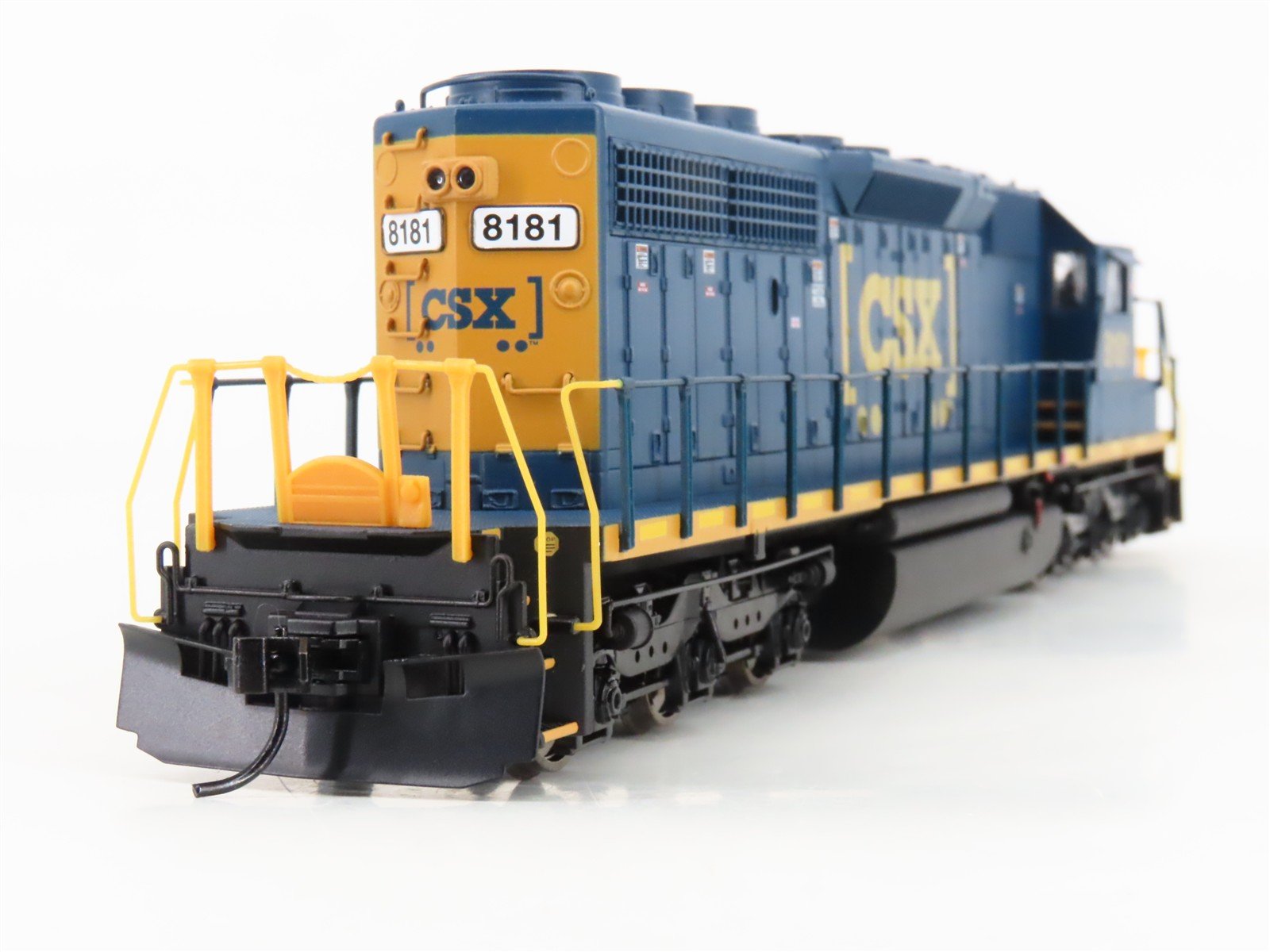 HO Scale Broadway Limited BLI 6782 CSX Yn3b EMD SD40-2 Diesel #8181 - Paragon4