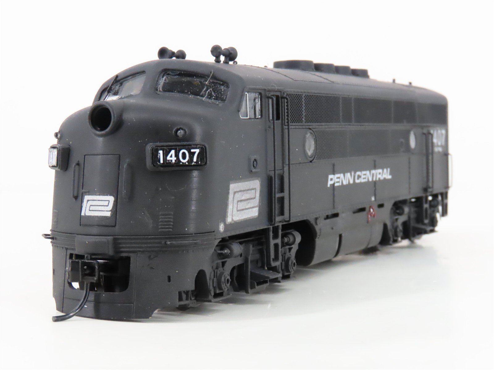 HO Broadway Limited BLI 6655 PC Penn Central EMD F3A/B Diesel Set - Paragon4