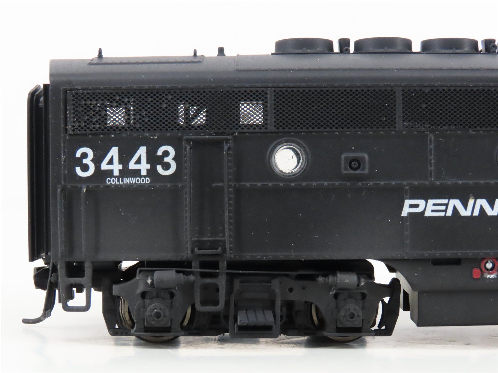 HO Broadway Limited BLI 6655 PC Penn Central EMD F3A/B Diesel Set - Paragon4