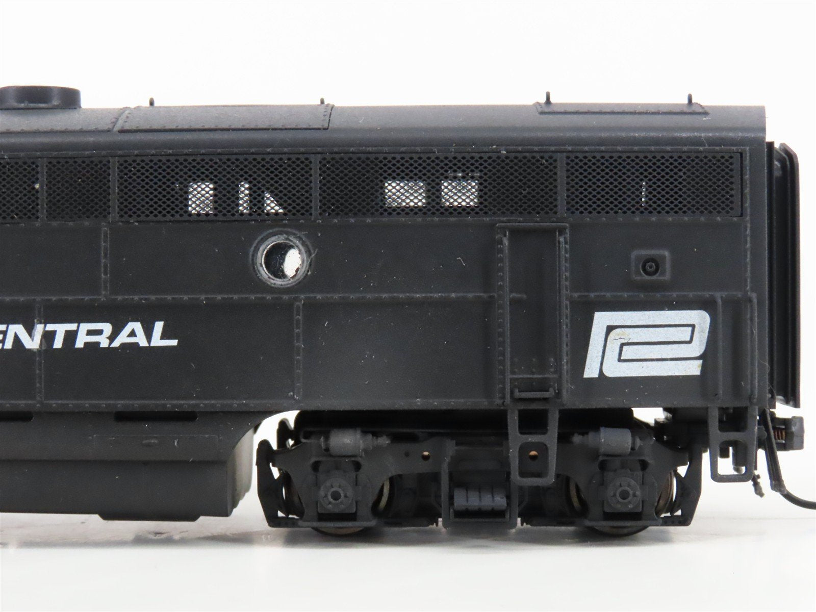 HO Broadway Limited BLI 6655 PC Penn Central EMD F3A/B Diesel Set - Paragon4