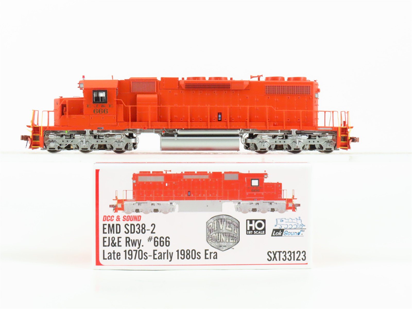 HO Scaletrains Rivet Counter SXT33123 EJ&E EMD SD38-2 Diesel #666 w/ DCC & Sound