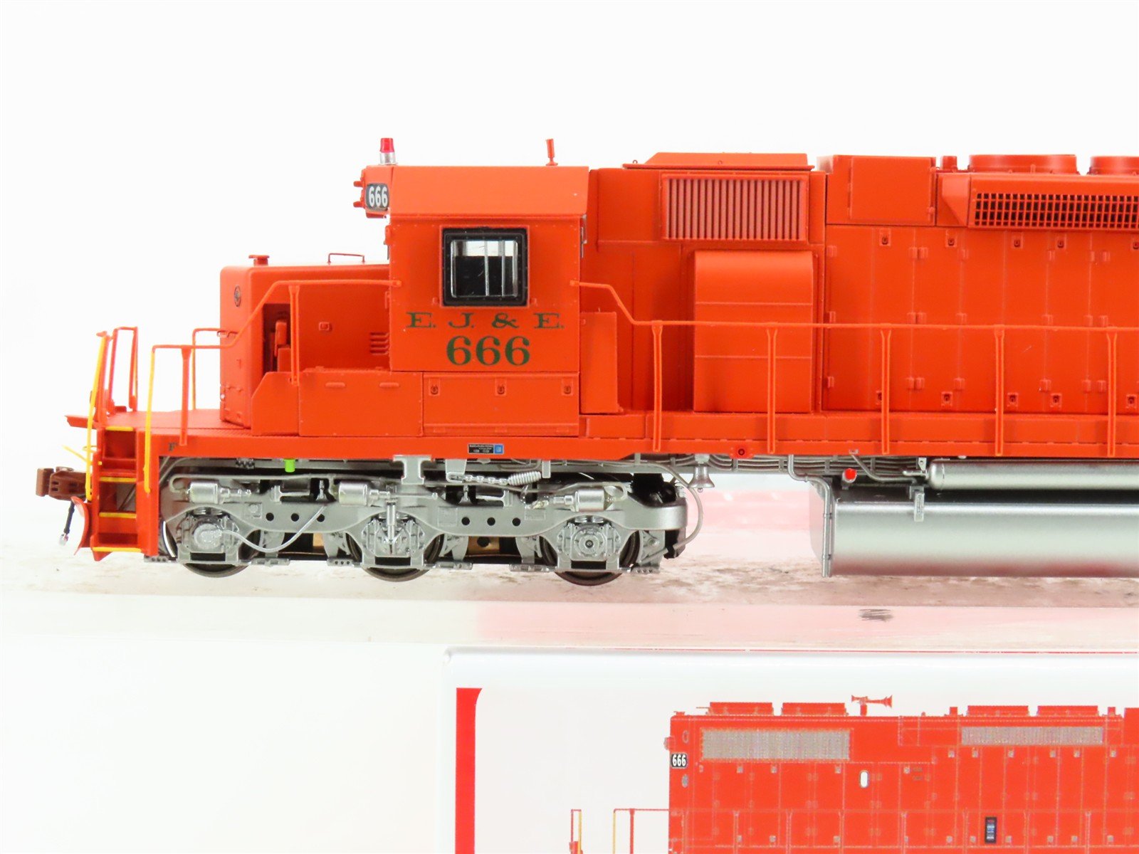 HO Scaletrains Rivet Counter SXT33123 EJ&E EMD SD38-2 Diesel #666 w/ DCC & Sound