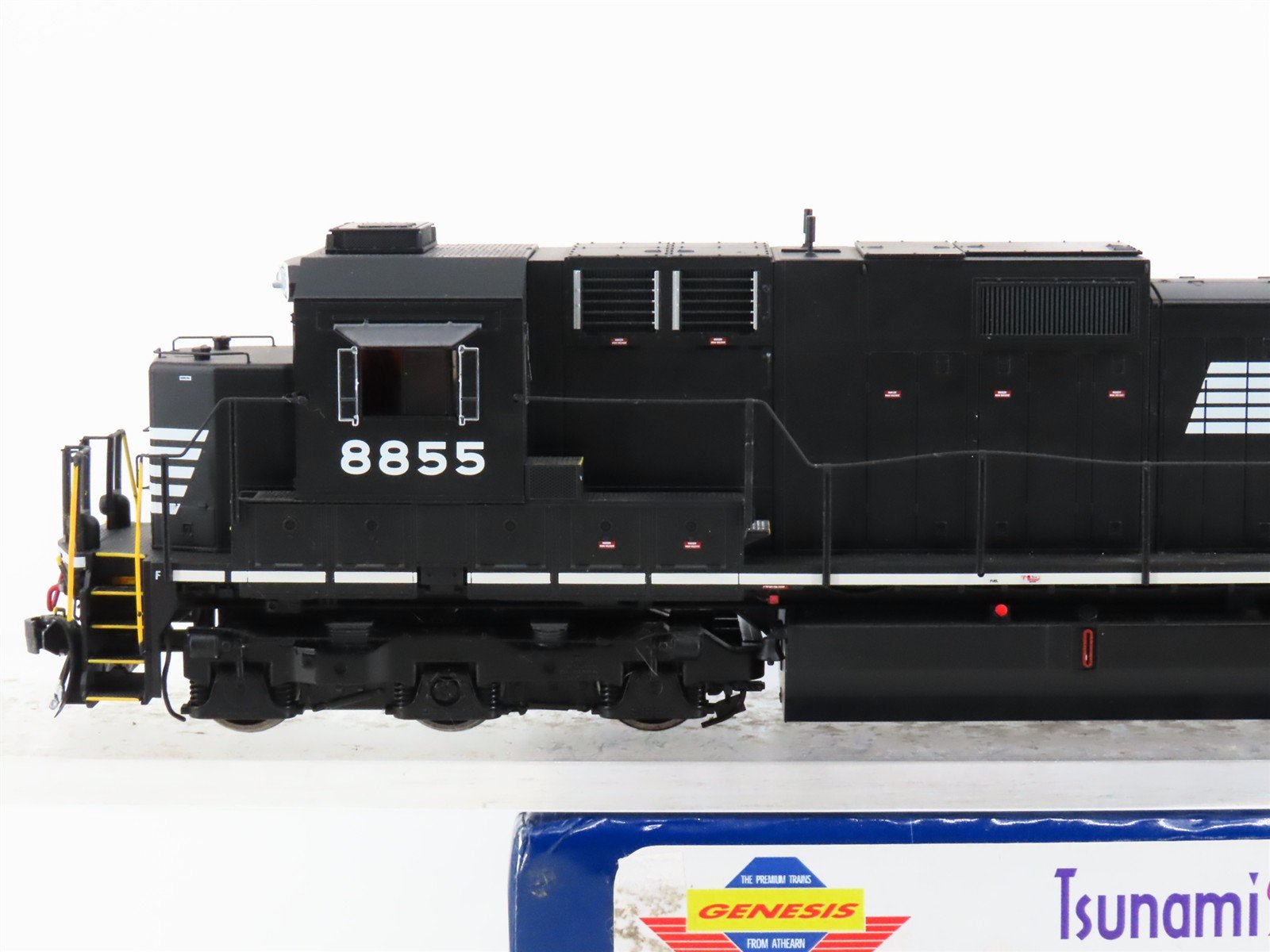 HO Scale Athearn Genesis ATHG31602 NS Dash 9-40C Diesel #8855 w/ DCC & Sound