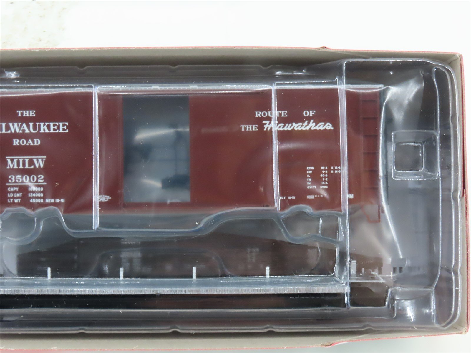 HO Scaletrains Kit Classics SXT1233 MILW Hiawatha Route 40' PS-1 Box Car #35002