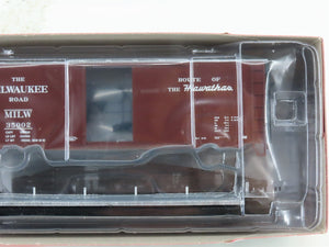 HO Scaletrains Kit Classics SXT1233 MILW Hiawatha Route 40' PS-1 Box Car #35002