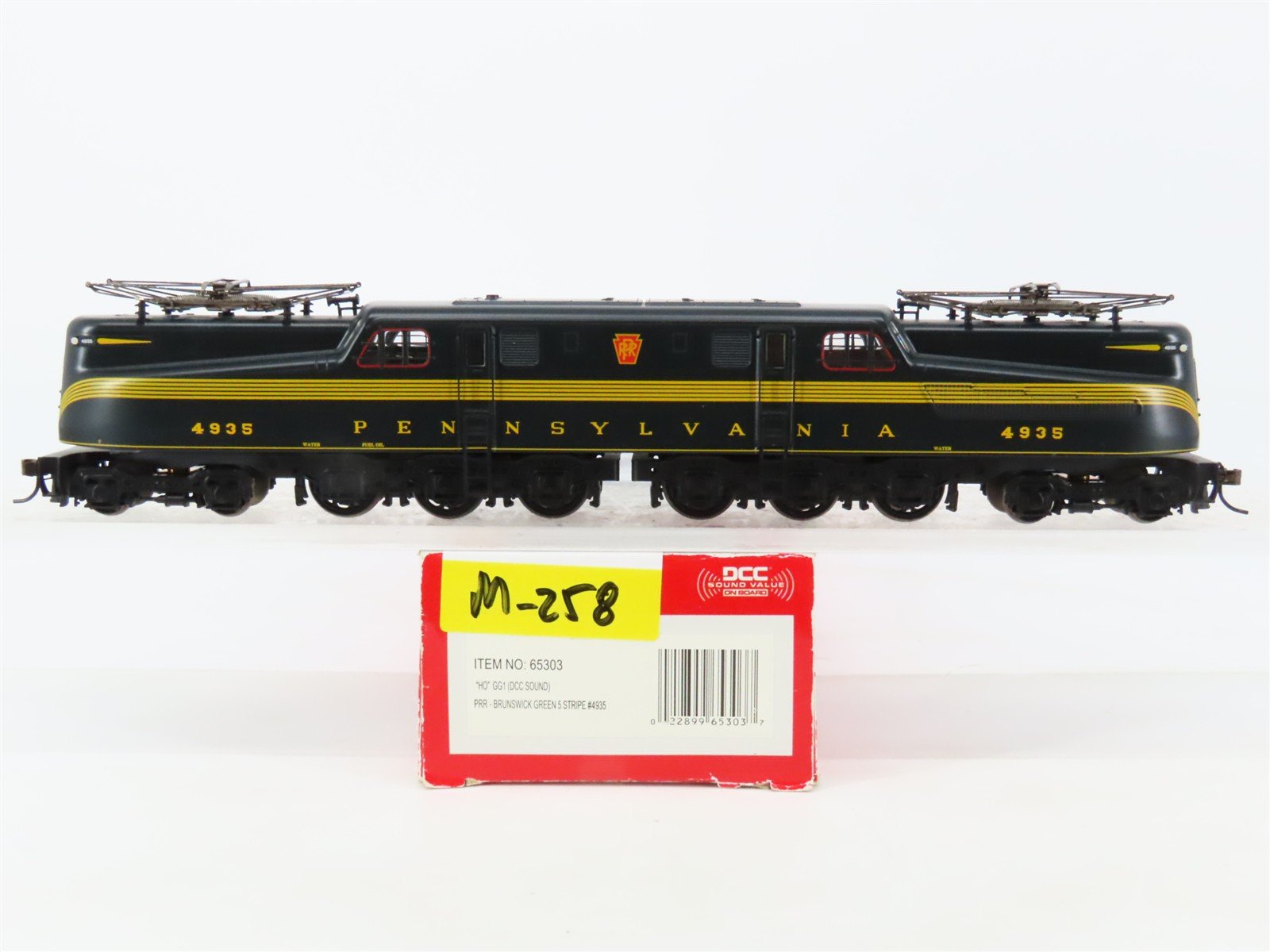 HO Scale Bachmann 65303 PRR Pennsylvania GG1 Electric #4935 w/ DCC & Sound
