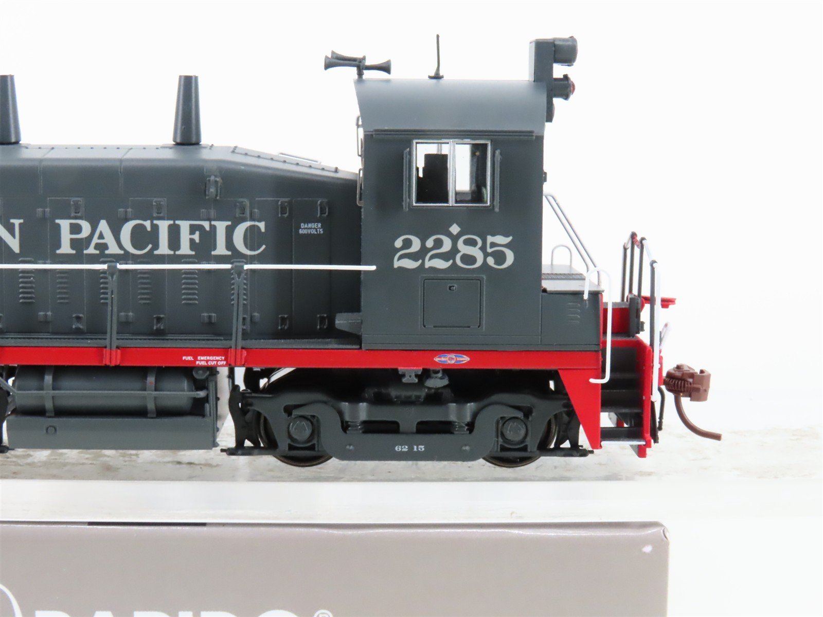 HO Scale Rapido 27557 SP Southern Pacific SW1200 Diesel Loco #2285 wDCC & Sound