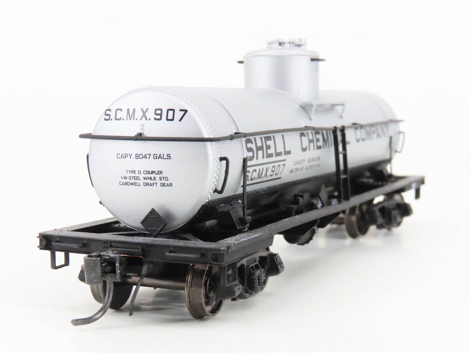 HO Scale Intermountain 46302-26 SCMX Shell Co 8k Gal Single Dome Tankcar #907