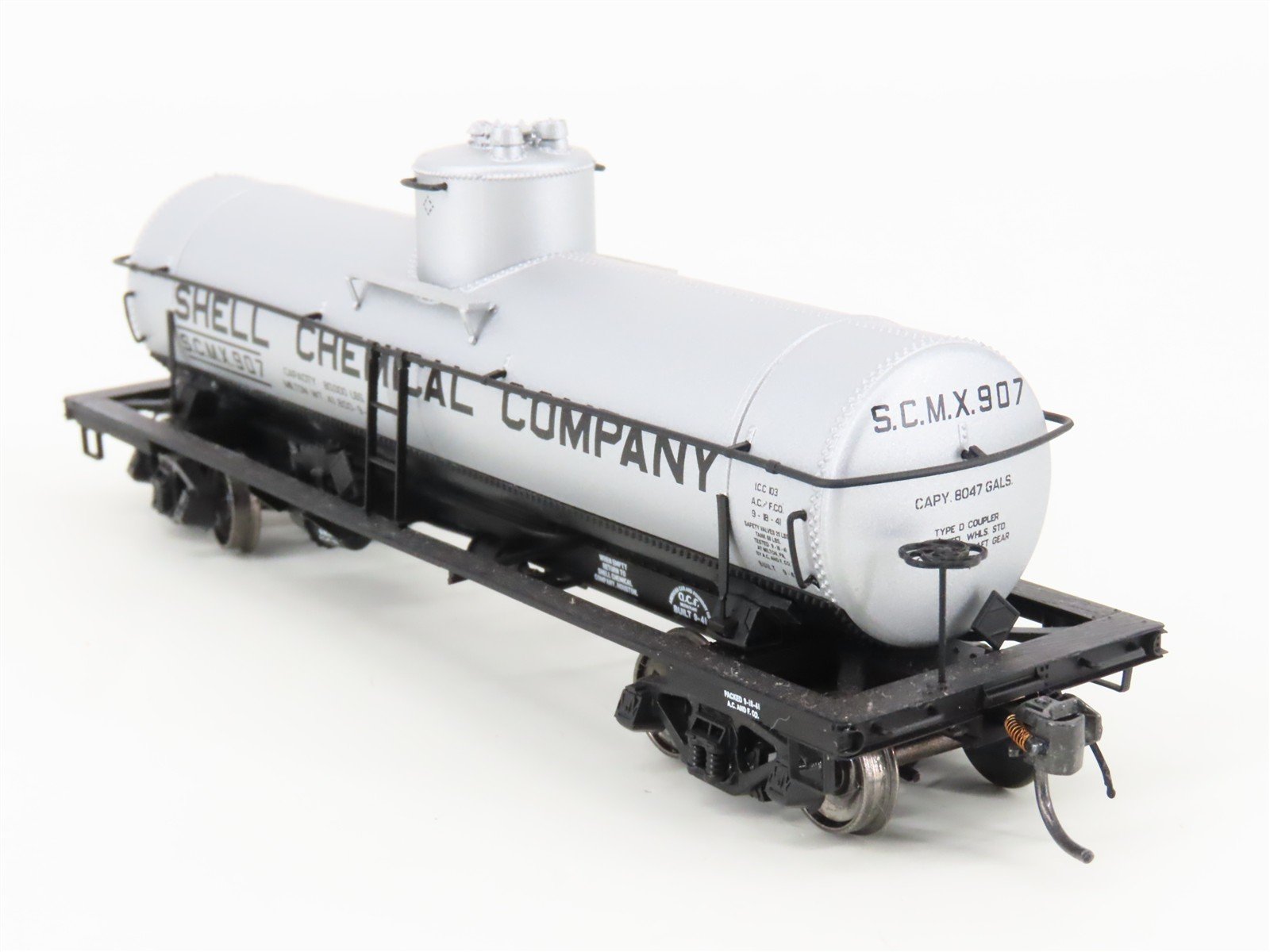 HO Scale Intermountain 46302-26 SCMX Shell Co 8k Gal Single Dome Tankcar #907